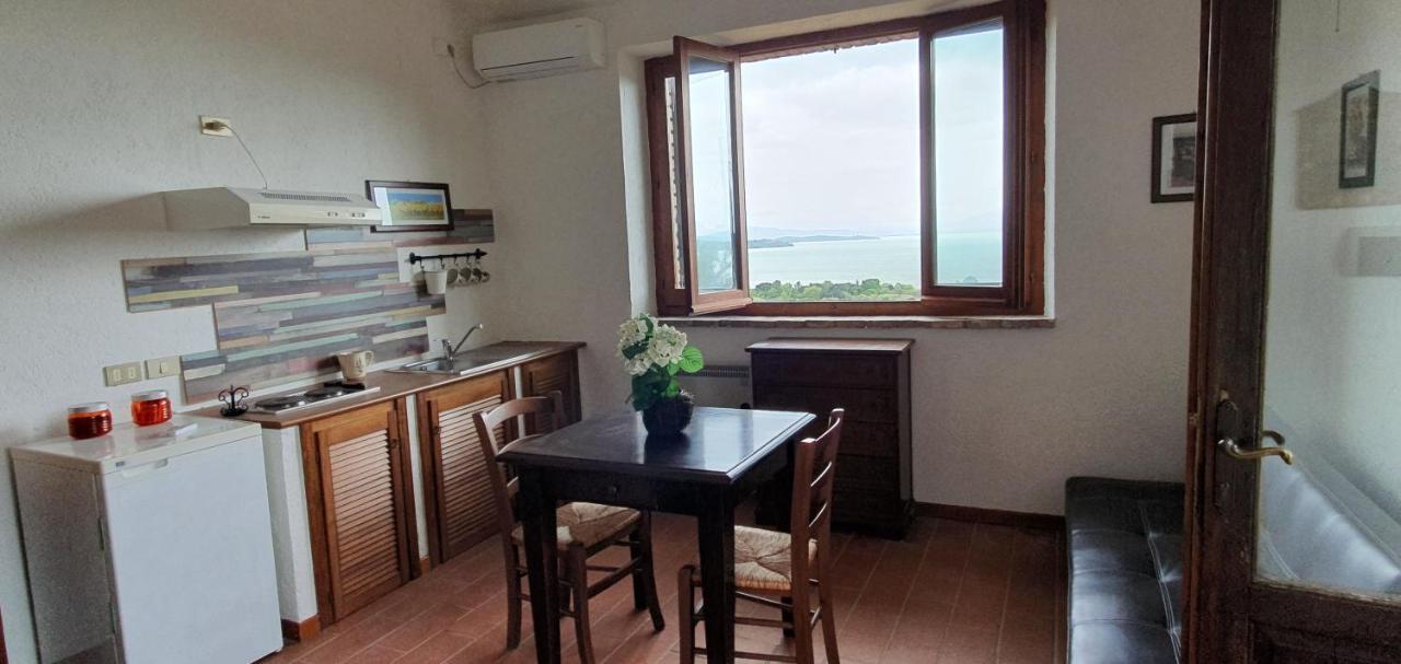 Poloturisticoumbria Rustico Con Piscina Vista Lago Passignano sul Trasimeno Eksteriør bilde